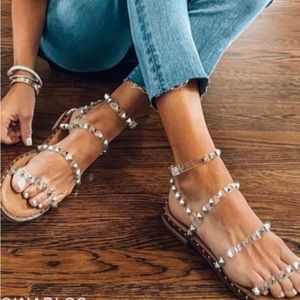 NEVER BEEN WORN! Steve Madden Tan Transport Sandel in size 9.5